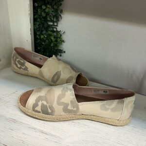 Toms | Camo Slip on Shoe